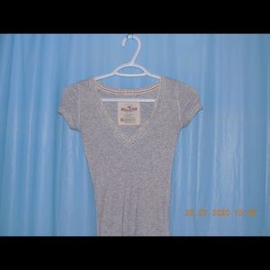 Fitted V-neck Hollister Shirt